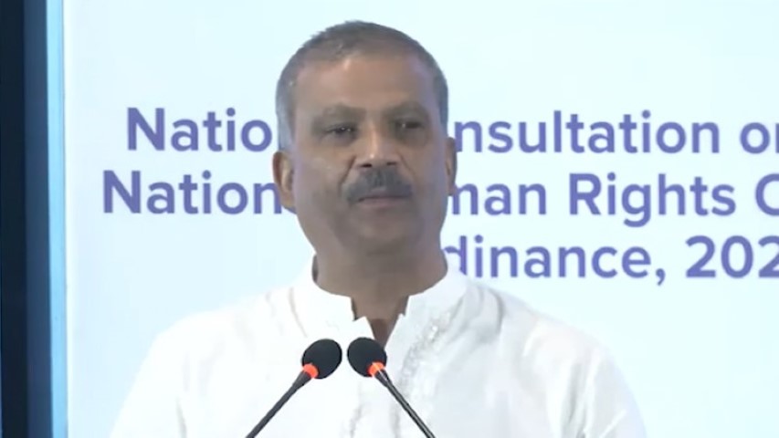 অবশ্যই আমাদের সেফ এক্সিটের দরকার আছে: উপদেষ্টা আসিফ নজরুল